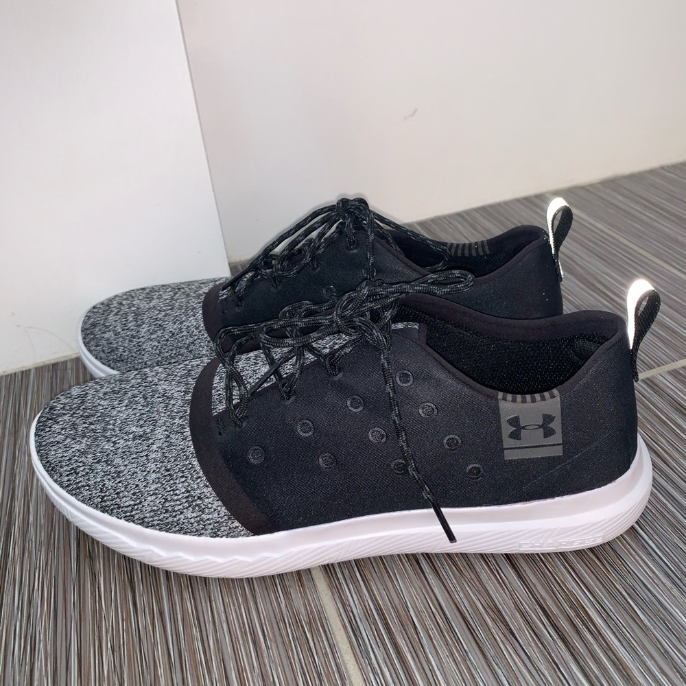 NEVER WORN Under Armour running shoes